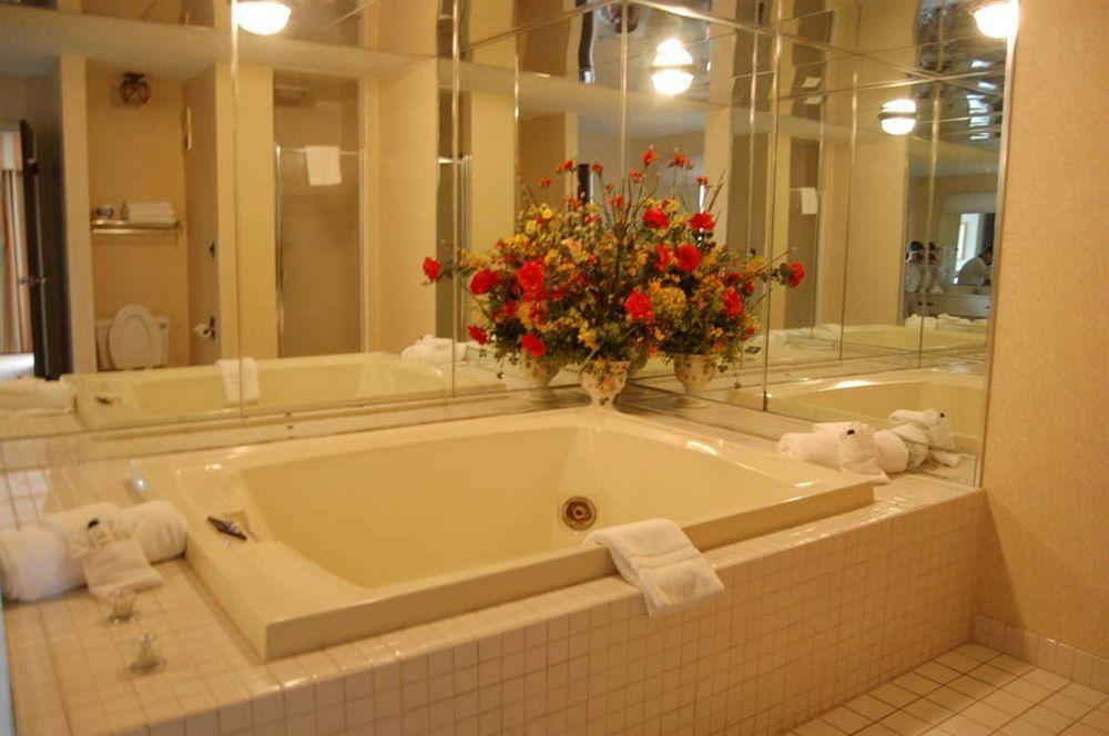 Holiday Inn Alexandria - Downtown By Ihg Экстерьер фото